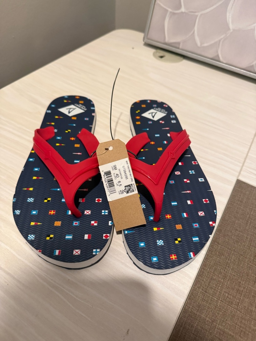 Sperry Navy  Flag Flip-Flops with Red Straps NWT